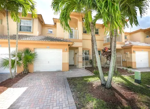 808 NW 170th Ter #808, Pembroke Pines, FL 33028