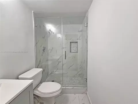 841 E 16th Pl, Hialeah, FL 33010 photo 11