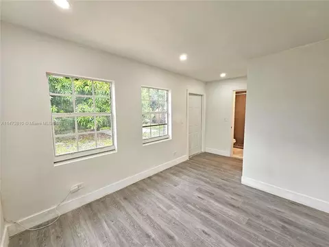 841 E 16th Pl, Hialeah, FL 33010 photo 15