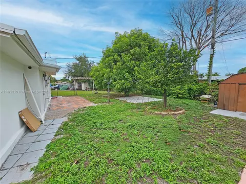 841 E 16th Pl, Hialeah, FL 33010 photo 19