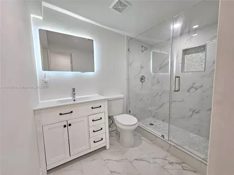841 E 16th Pl, Hialeah, FL 33010 photo 13