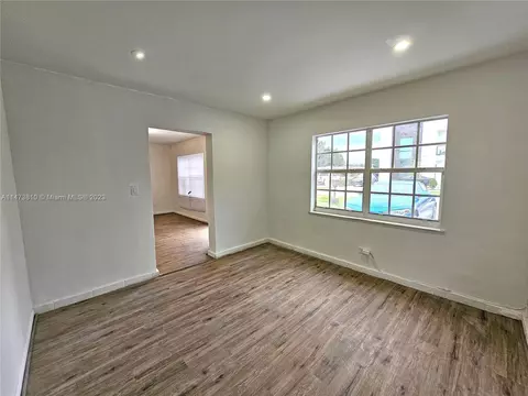 841 E 16th Pl, Hialeah, FL 33010 photo 9