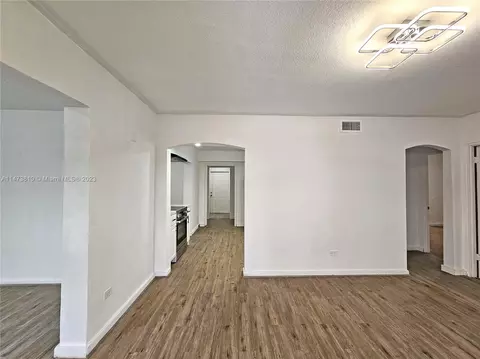 841 E 16th Pl, Hialeah, FL 33010 photo 3