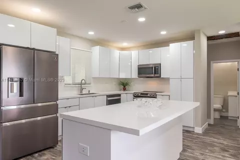 19202 SW 99th Ave, Cutler Bay, FL 33157
