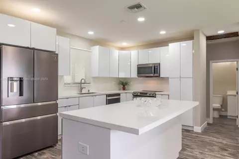 19202 SW 99th Ave, Cutler Bay, FL 33157