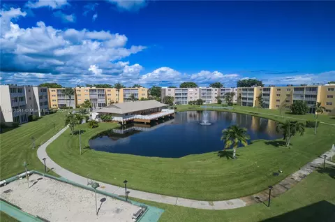201 SE 11th Ter #405, Dania Beach, FL 33004