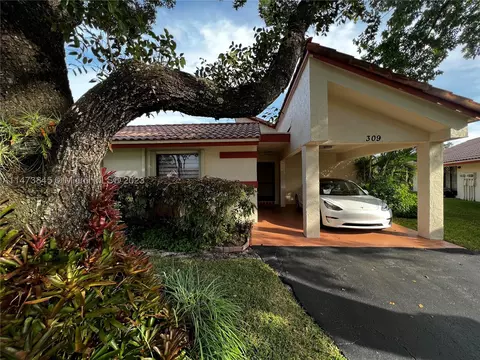 309 Lakeside Ct, Sunrise, FL 33326