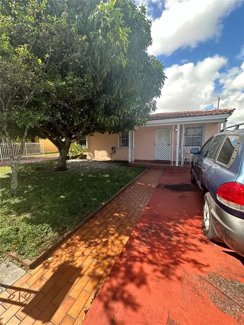620 E 9th Ct, Hialeah, FL 33010
