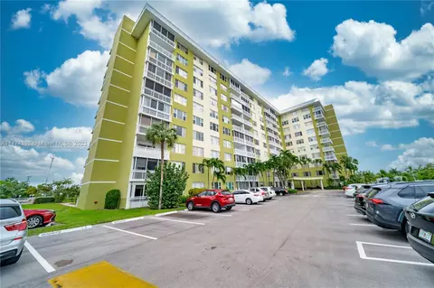 4400 Hillcrest Dr #502B, Hollywood, FL 33021
