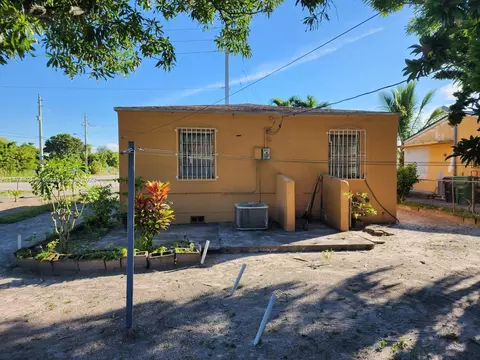 816 Codadad St, Opa Locka, FL 33054 photo 10
