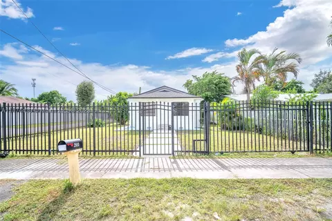 2900 NW 96th St, Miami, FL 33147