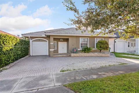 14761 NW 89th Ave, Miami Lakes, FL 33018