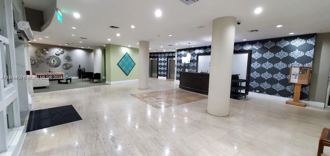 7441 Wayne Ave Unit 2H  