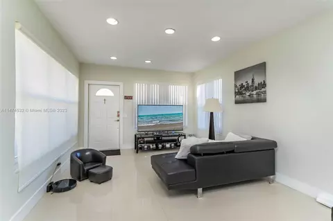 466 E 28th St, Hialeah, FL 33013 photo 8