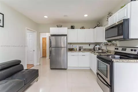 466 E 28th St, Hialeah, FL 33013 photo 9