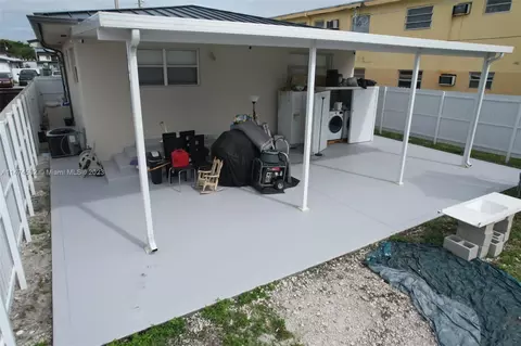 466 E 28th St, Hialeah, FL 33013 photo 2