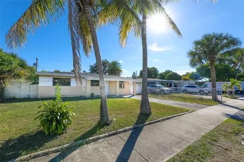 204 NE 26th St, Pompano Beach, FL 33064