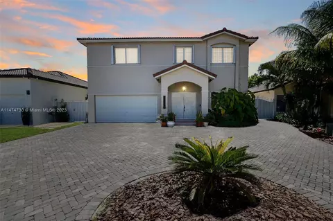 7750 NW 194th St, Hialeah, FL 33015
