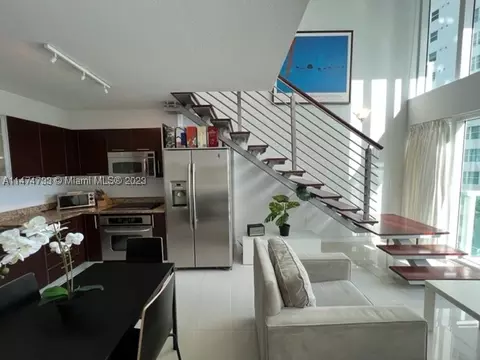41 SE 5th St #905, Miami, FL 33131