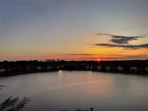 3955 N Nob Hill Rd #511, Sunrise, FL 33351