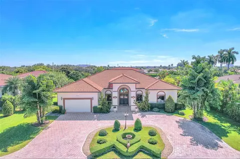 9772 NW 131st St, Hialeah Gardens, FL 33018