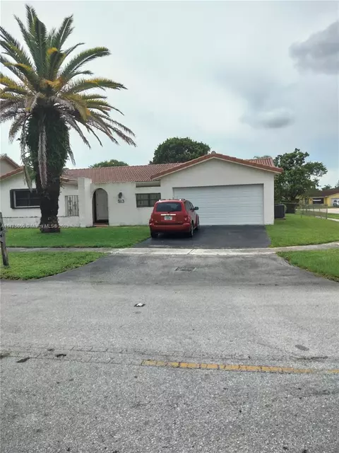 513 NW 102nd Way, Plantation, FL 33324