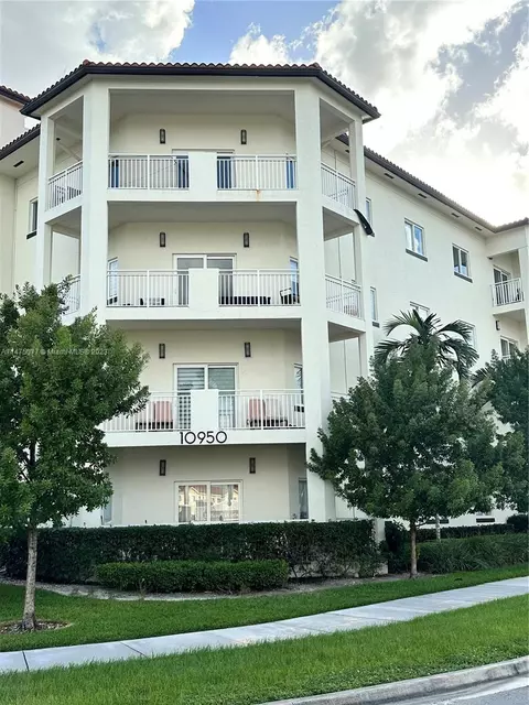 10950 NW 82nd St #421, Doral, FL 33178