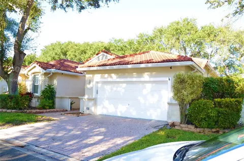 5275 SW 34th Way, Fort Lauderdale, FL 33312