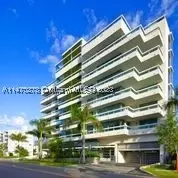 1025 92nd St #305, Bay Harbor Islands, FL 33154