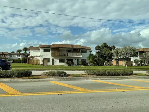 6785 NW 169th St #31G, Hialeah, FL 33015