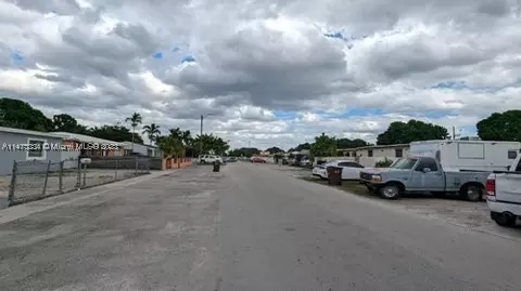 540 E 37th St, Hialeah, FL 33013