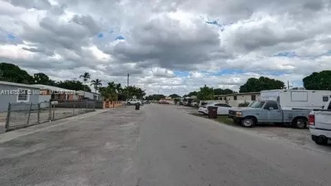 540 E 37th St, Hialeah, FL 33013