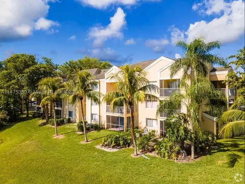 5628 Rock Island Rd #182, Tamarac, FL 33319
