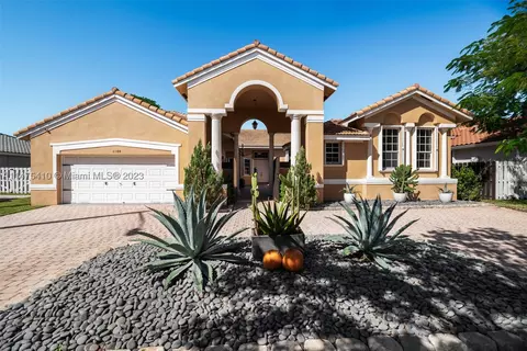 1188 NW 165th Ave, Pembroke Pines, FL 33028