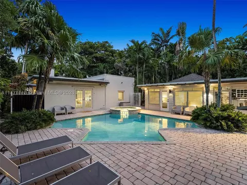 884 NE 88th St, Miami, FL 33138