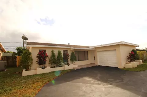 10290 NW 24th Ct, Sunrise, FL 33322
