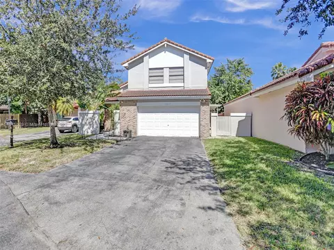 6315 NW 173rd St, Hialeah, FL 33015