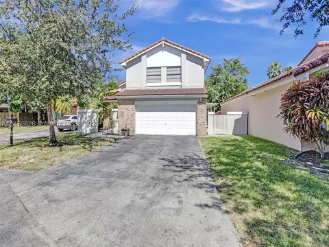 6315 NW 173rd St, Hialeah, FL 33015