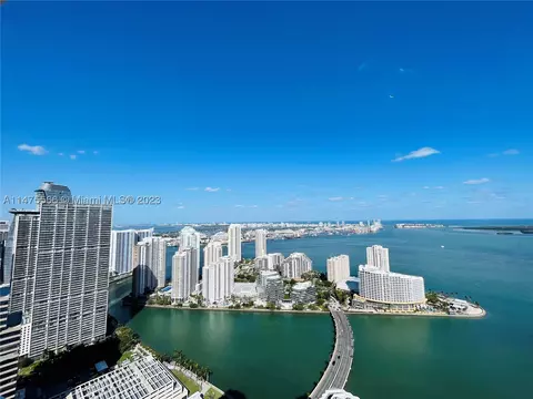 950 Brickell Bay Dr #5210, Miami, FL 33131