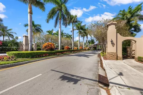 3281 NE 11th Dr, Homestead, FL 33033