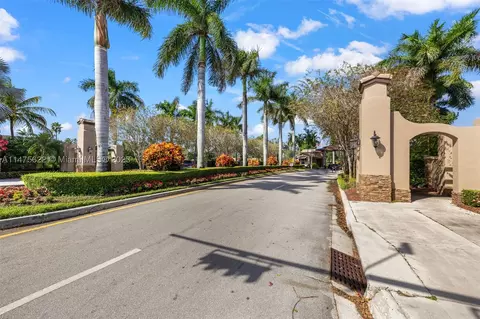 3281 NE 11th Dr, Homestead, FL 33033