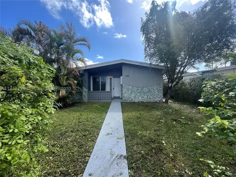 354 NE 173rd St, North Miami Beach, FL 33162