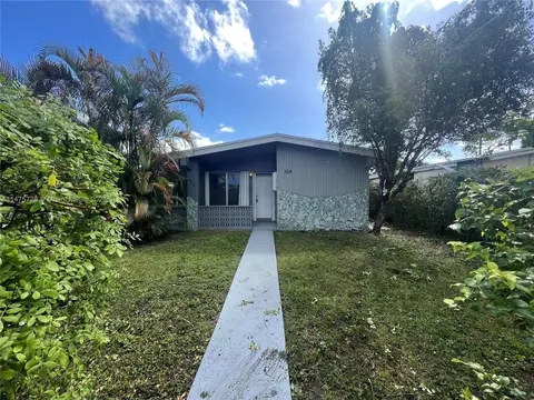 354 NE 173rd St, North Miami Beach, FL 33162