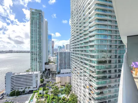 650 NE 32nd St #2404, Miami, FL 33137