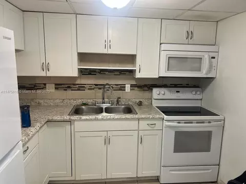 3091 NW 46th Ave #306C, Lauderdale Lakes, FL 33313