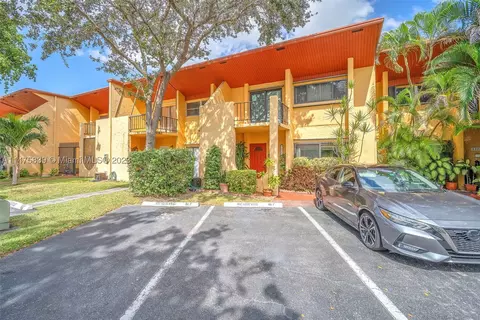 13781 SW 84th St #F, Miami, FL 33183