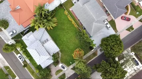 150 NW Nw Ter, Miami Lakes, FL 33018