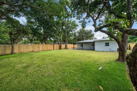 1321 NE 149th St, Miami, FL 33161