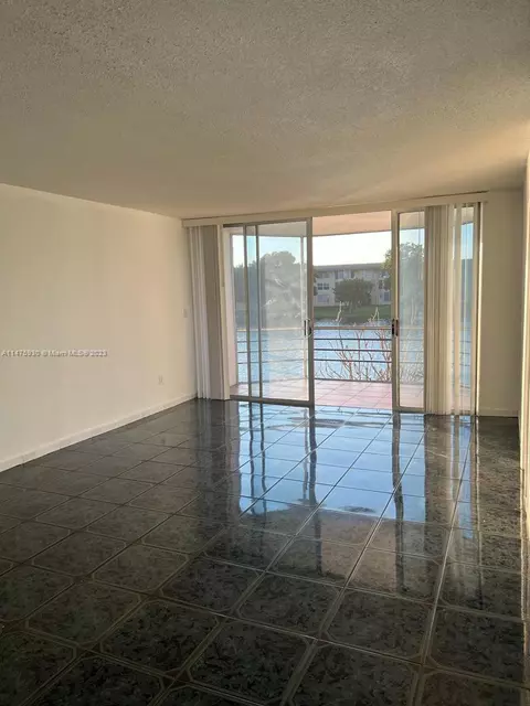 18900 NE 14th Ave #D202, Miami, FL 33179