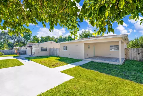 1390-1392 NW 103rd St, Miami, FL 33147